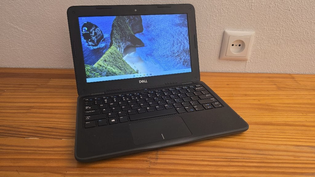 Dell Latitude 3190 - 11,6 inch - lekker compact - goede accu, Computers en Software, Gebruikt, Met videokaart, Celeron n4100, Ophalen of Verzenden