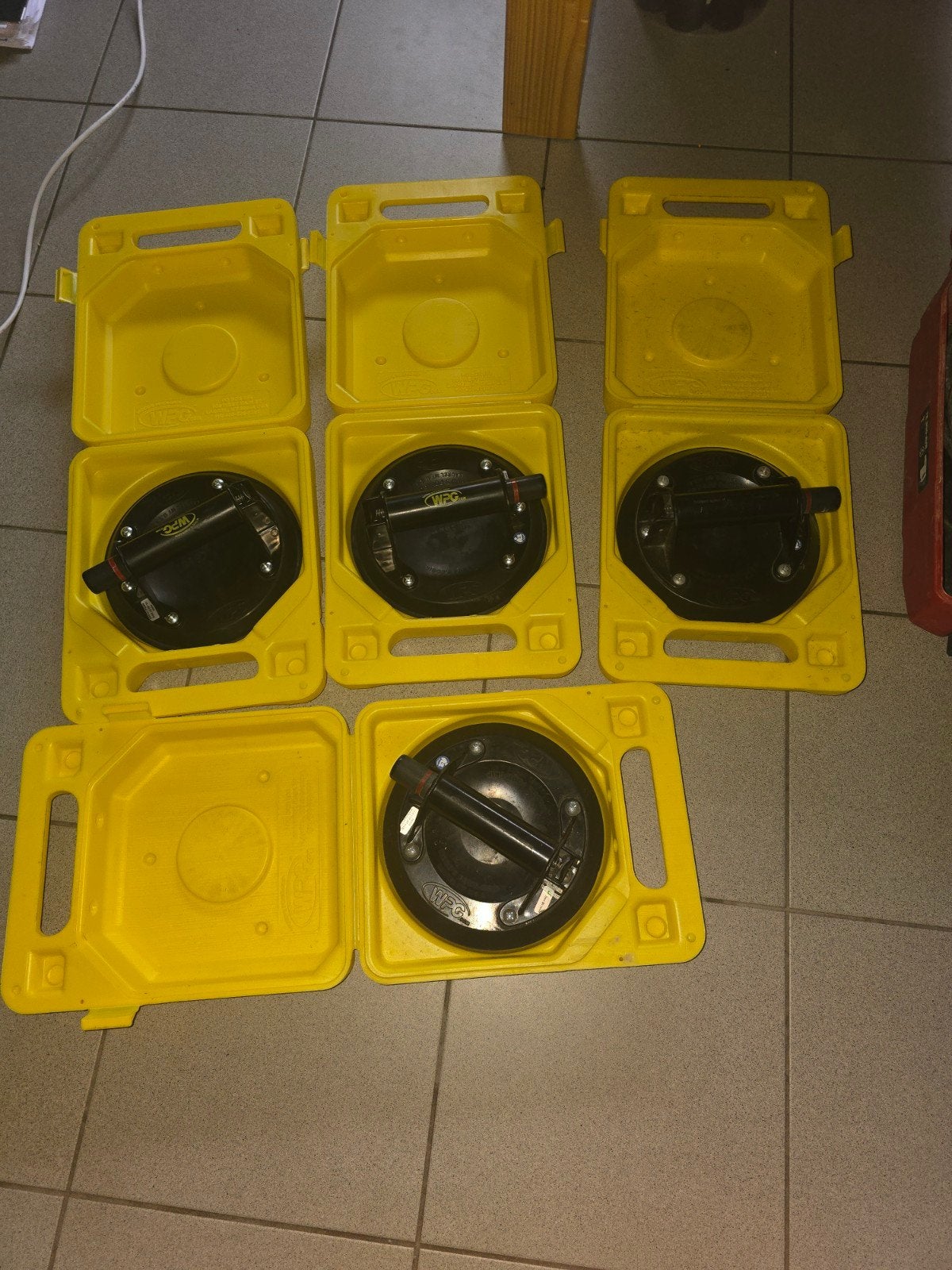 4x Tegeldragers / Zuignappen met koffer, Ophalen of Verzenden, Gebruikt, Overige typen, Overige merken