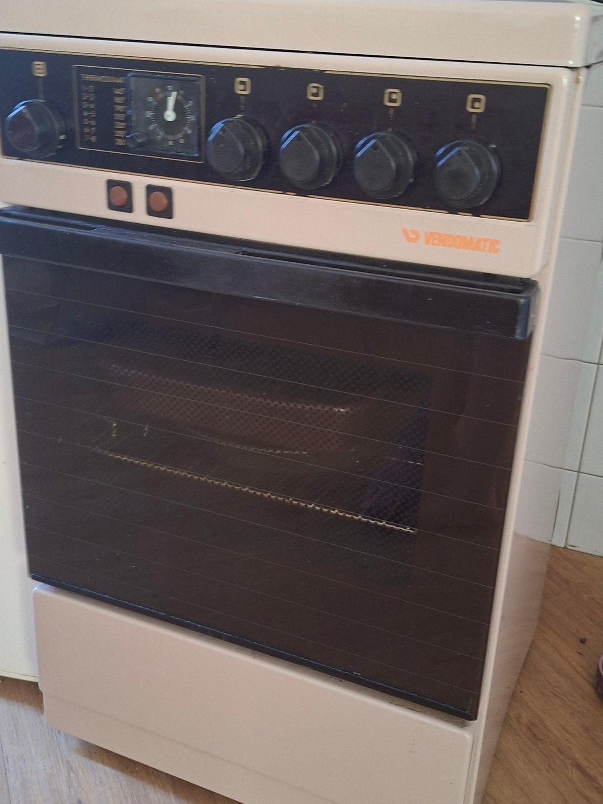 Vendomatic Vrijstaand Gasfornuis met Oven - Gebruikt, Ophalen, Gebruikt, 4 kookzones, Gas
