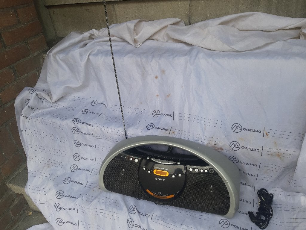 Draagbare Sony Vintage Radio Cd-speler model: ZS-Y2L, Ophalen, Gebruikt, Radio, Met cd-speler