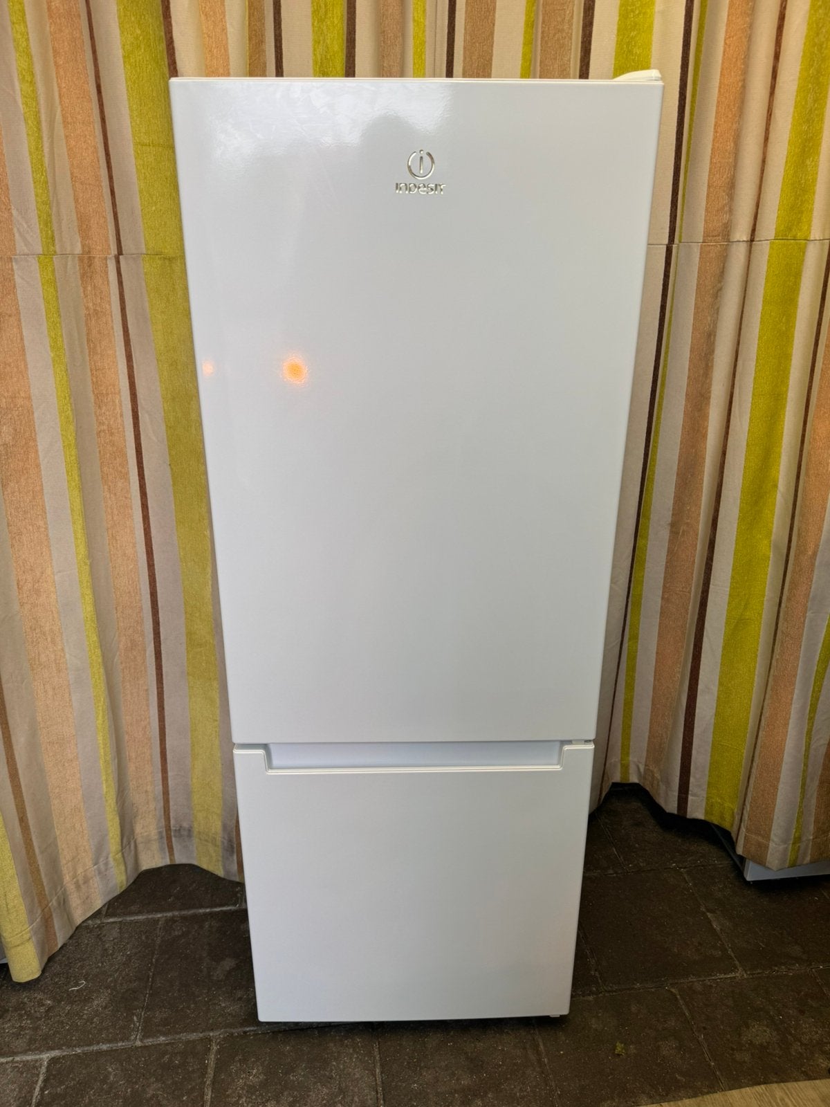 Indesit KoelVriescombinatie | Werkt Goed | 158cm Hoog, Ophalen, Gebruikt, 200 liter of meer, Met aparte vriezer