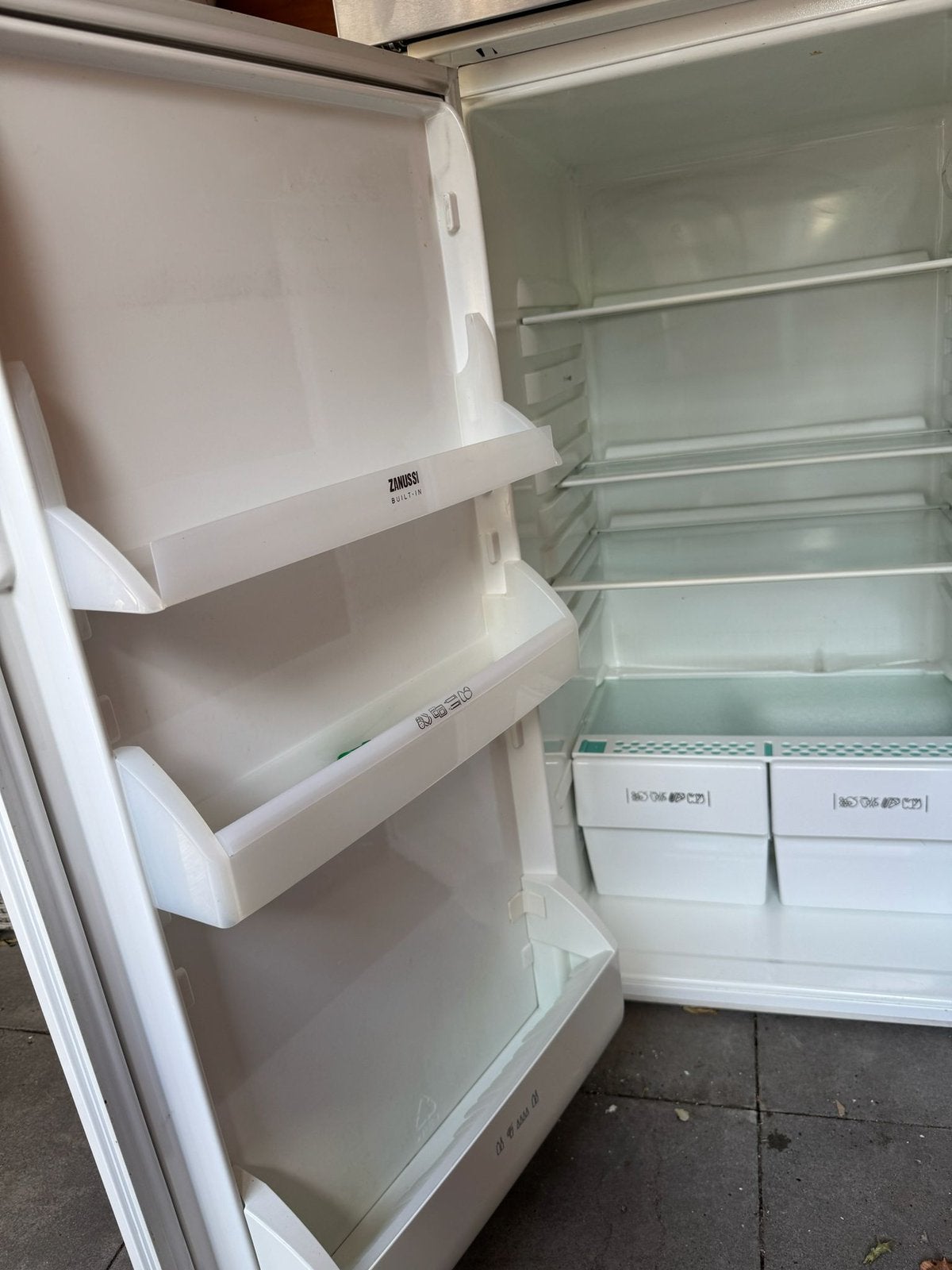 Zanussi koelkast inbouw, Zonder vriesvak, Zo goed als nieuw, 45 tot 60 cm, Ophalen