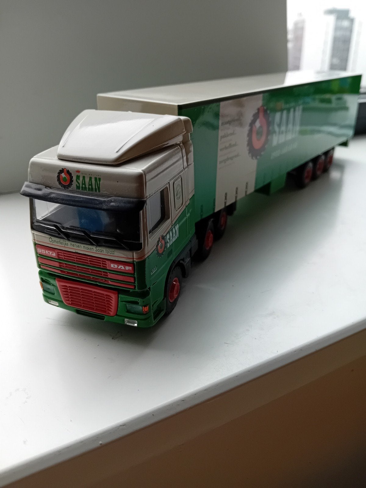 Daf 95 XF Twinsteer SAAN, Hobby en Vrije tijd, Ophalen of Verzenden, Zo goed als nieuw, Bus of Vrachtwagen, Lion Toys