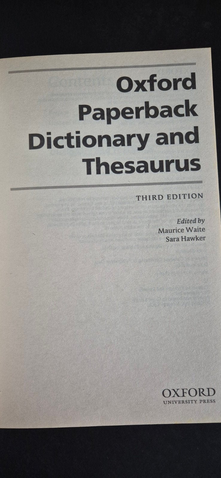 Foto 2 van Oxford Paperback Dictionary and Thesaurus - Derde Editie