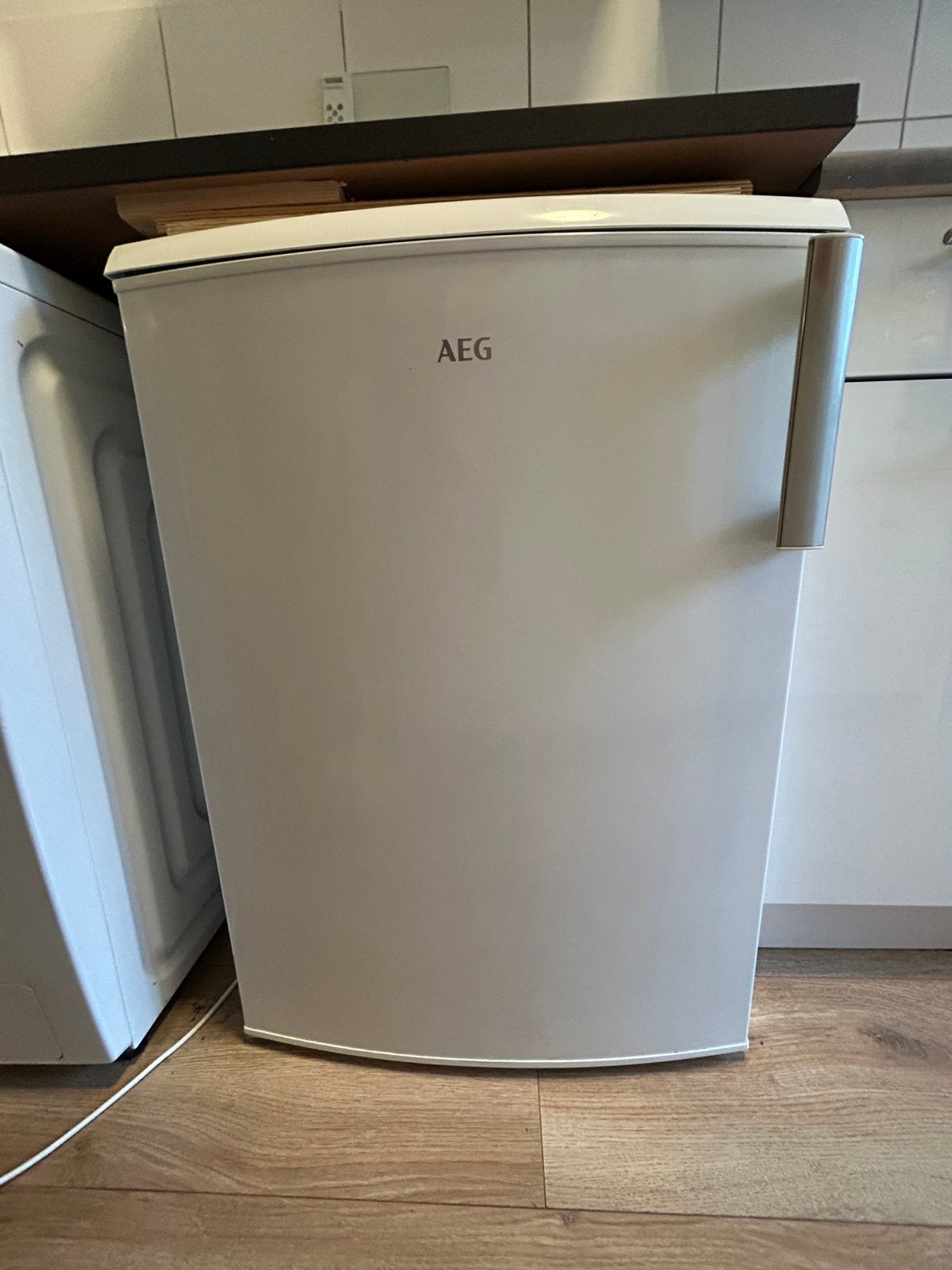 AEG koelkast met vriesvak, Gebruikt, 100 tot 150 liter, 45 tot 60 cm, Met vriesvak
