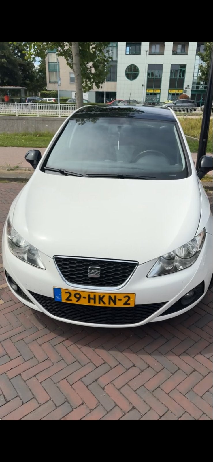 Seat Ibiza 1.6 77KW 5DRS 2009 Wit, Auto's, Voorwielaandrijving, 15 km/l, 40 €/maand, 4 cilinders