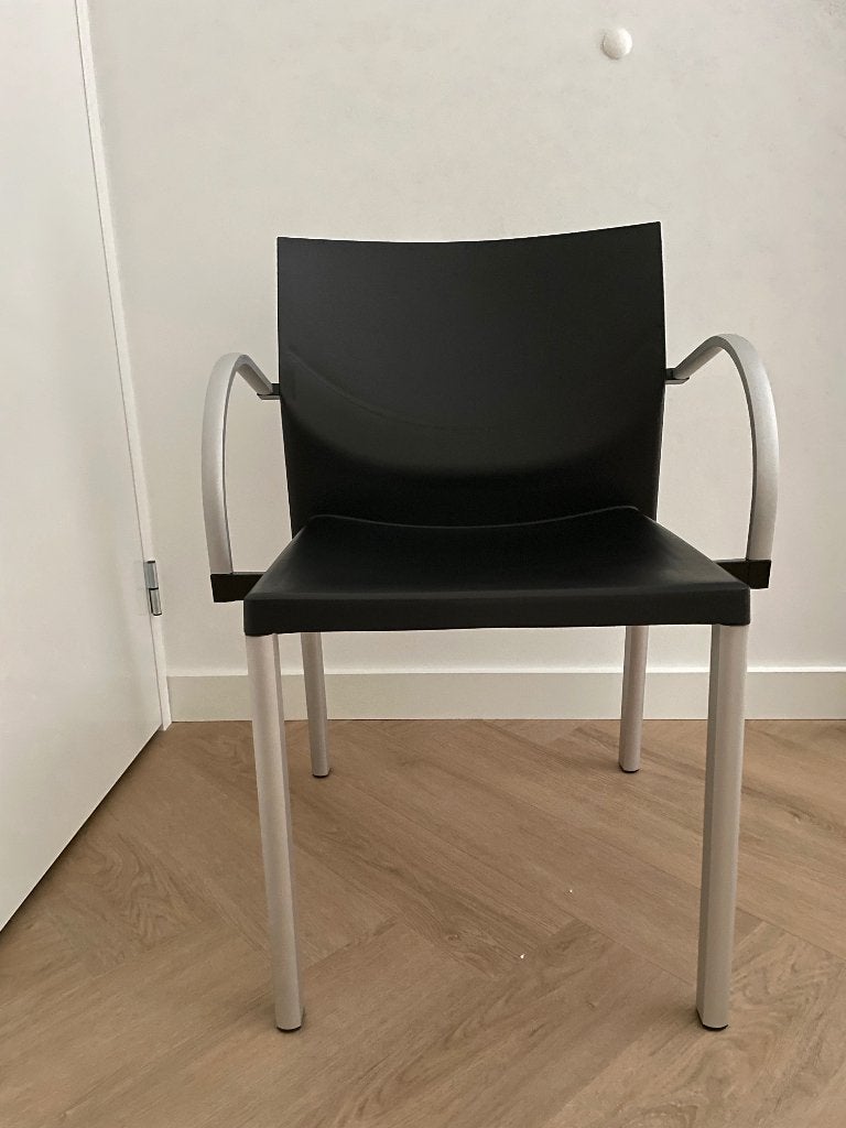 Leolux 4 eetkamerstoelen Myto, Huis en Inrichting, Stoelen, Ophalen, Zwart, Zo goed als nieuw, Vier