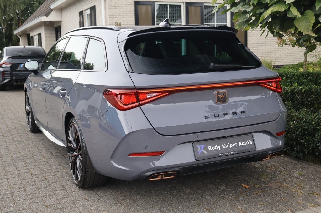 Cupra LEON SPORTSTOURER VZ Copper 1.4 e-Hybrid TSI 245PK Lee, Automaat, Gebruikt, 4 cilinders, Leon