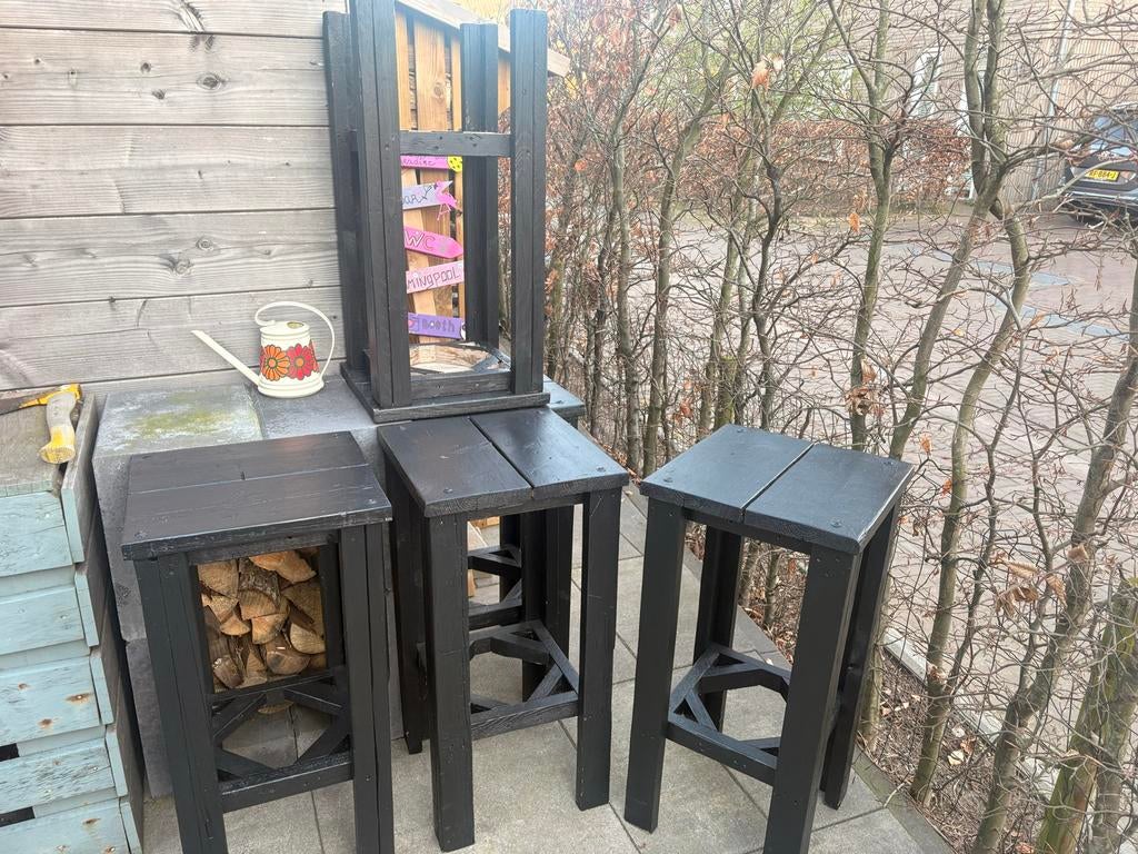 Steigerhouten tafel met krukken, zwart geverfd, Ophalen, Gebruikt