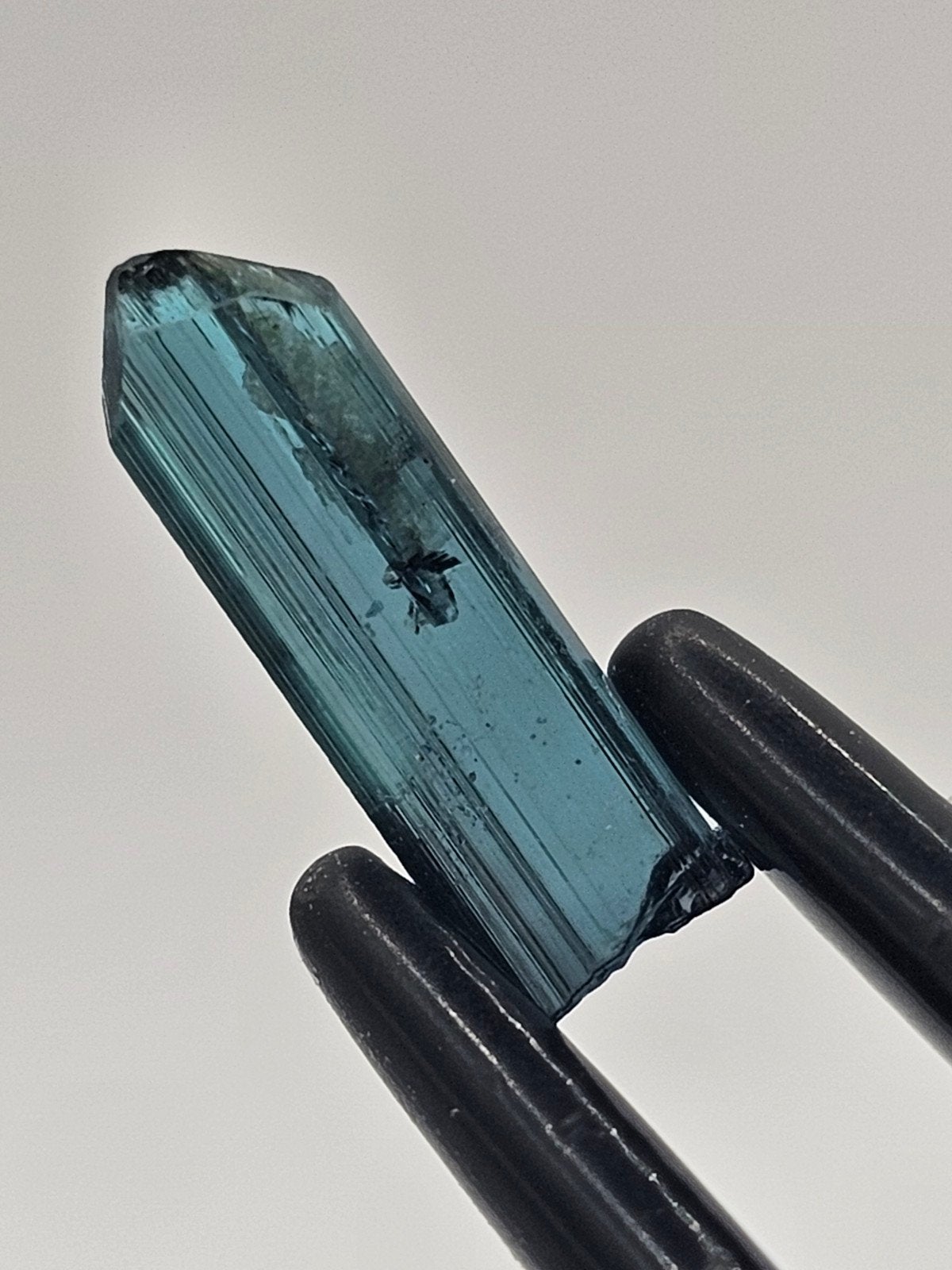 Indigoliet Toermalijn Kristal AAA- Prachtig Blauw Groen, Ophalen of Verzenden, Mineraal