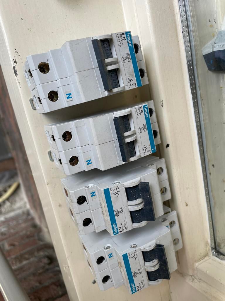Hager B16 Groepsschakelaars voor Meterkast (4 stuks), Ophalen of Verzenden, Zo goed als nieuw, Overige typen