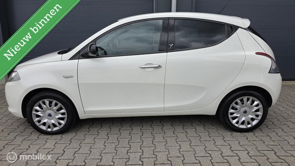 Lancia Ypsilon 0.9 TwinAir /Trekhaak /Nwe APK /Knappe auto, Auto's, Lancia, Voorwielaandrijving, Euro 5, 86 pk, Gebruikt