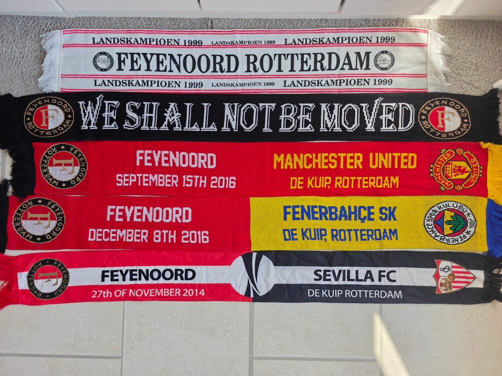 Feyenoord 1999 kampioensjaal en 4 andere prachtige sjaals., Verzamelen, Sportartikelen en Voetbal, Ophalen of Verzenden, Zo goed als nieuw