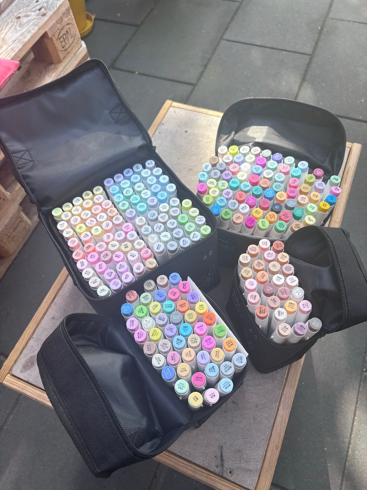 Ohuhu Honolulu B Alcohol Markers - verschillende sets, Hobby en Vrije tijd, Tekenen, Ophalen of Verzenden, Zo goed als nieuw, Potlood of Stift
