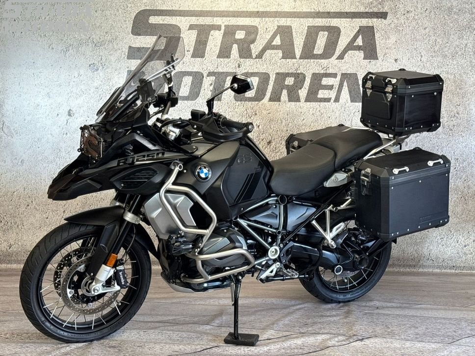 BMW R 1250 GS ADVENTURE Triple Black (bj 2023), 2 cilinders, 1254 cc, Motorrijbewijs A, Bedrijf