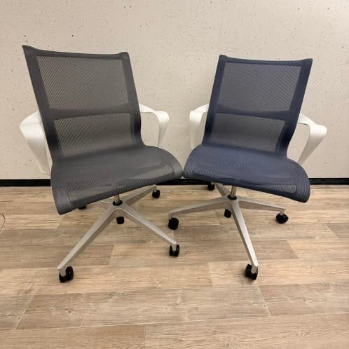 Herman Miller Setu, Grijs & Blauw TOPSTAAT!, Huis en Inrichting, Ophalen of Verzenden, Grijs, Bureaustoel, Ergonomisch