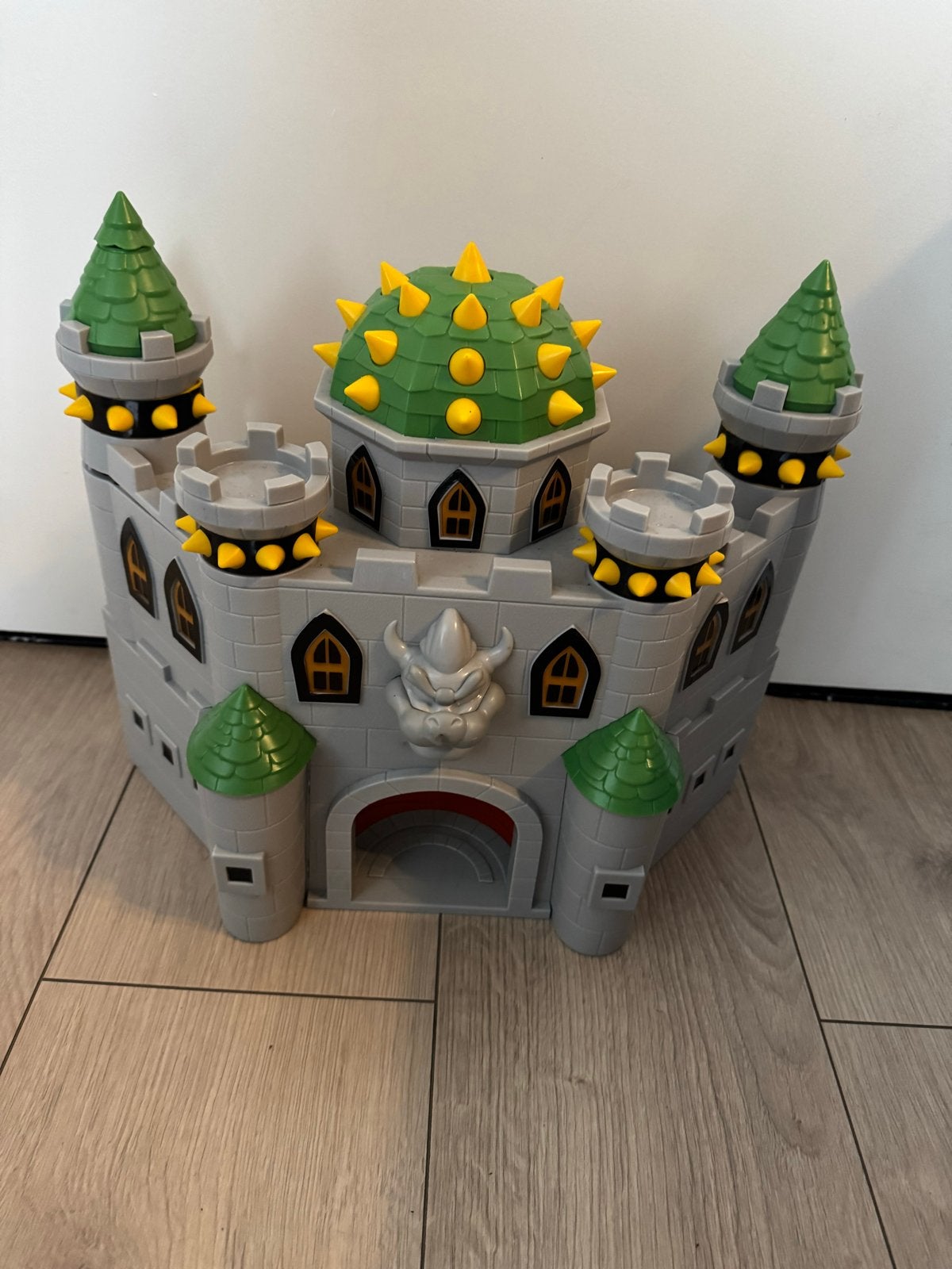 Super Mario Bowser Kasteel Speelset - Speelt geluiden af, Ophalen, Gebruikt, Jongen of Meisje