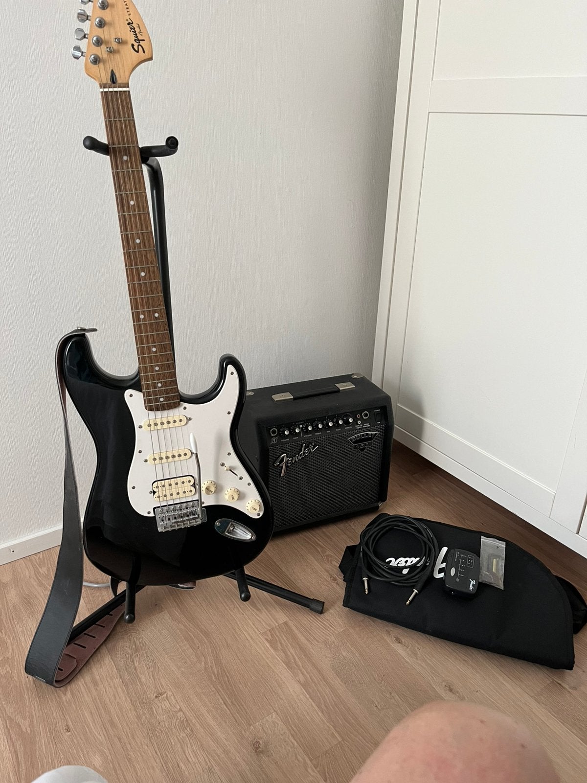 Electrische gitaar Squier by Fender, Ophalen, Fender, Met versterker, Zo goed als nieuw