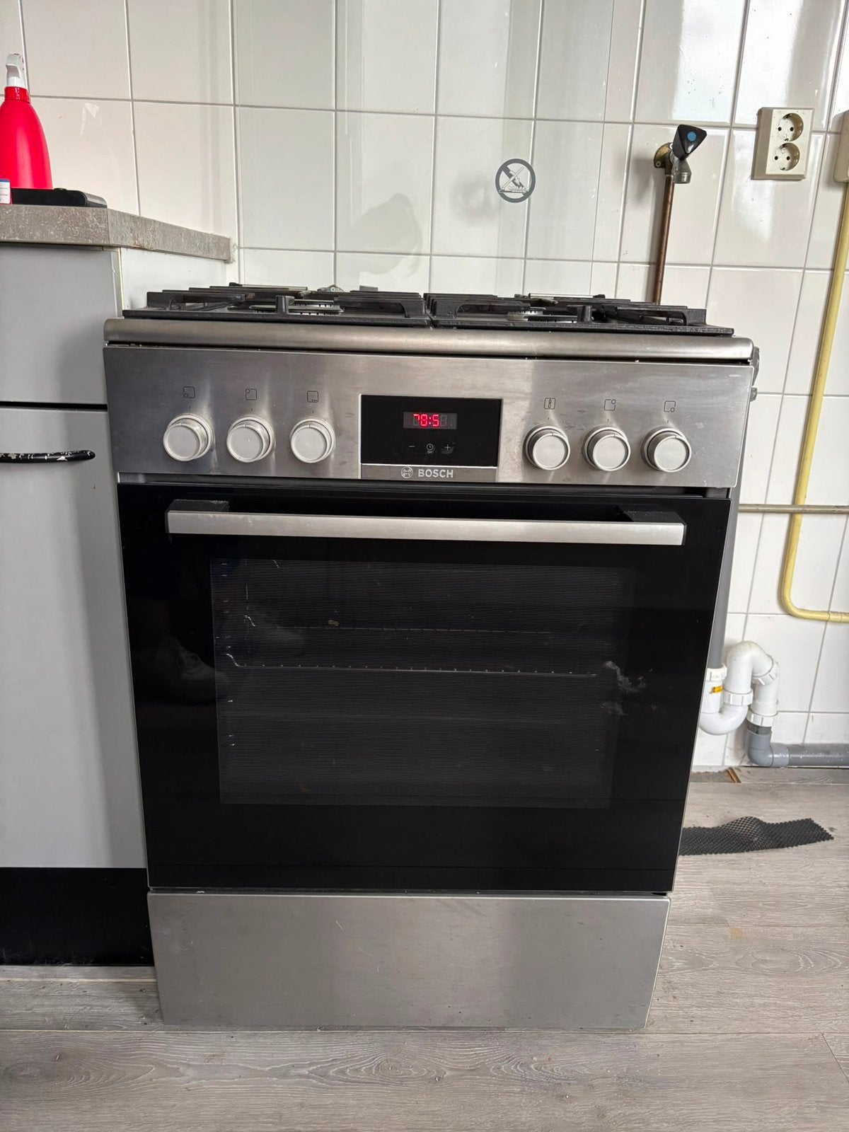 Bosch Gasfornuis 60cm, Ophalen, 4 kookzones, Zo goed als nieuw, Gas