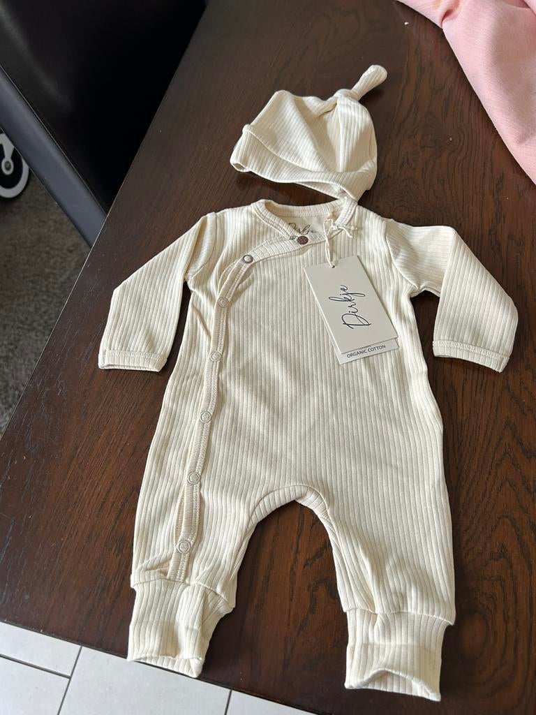 Nieuw baby pakje met petje dirkje merk met petje, Ophalen of Verzenden, Zo goed als nieuw, Meisje, Pakje
