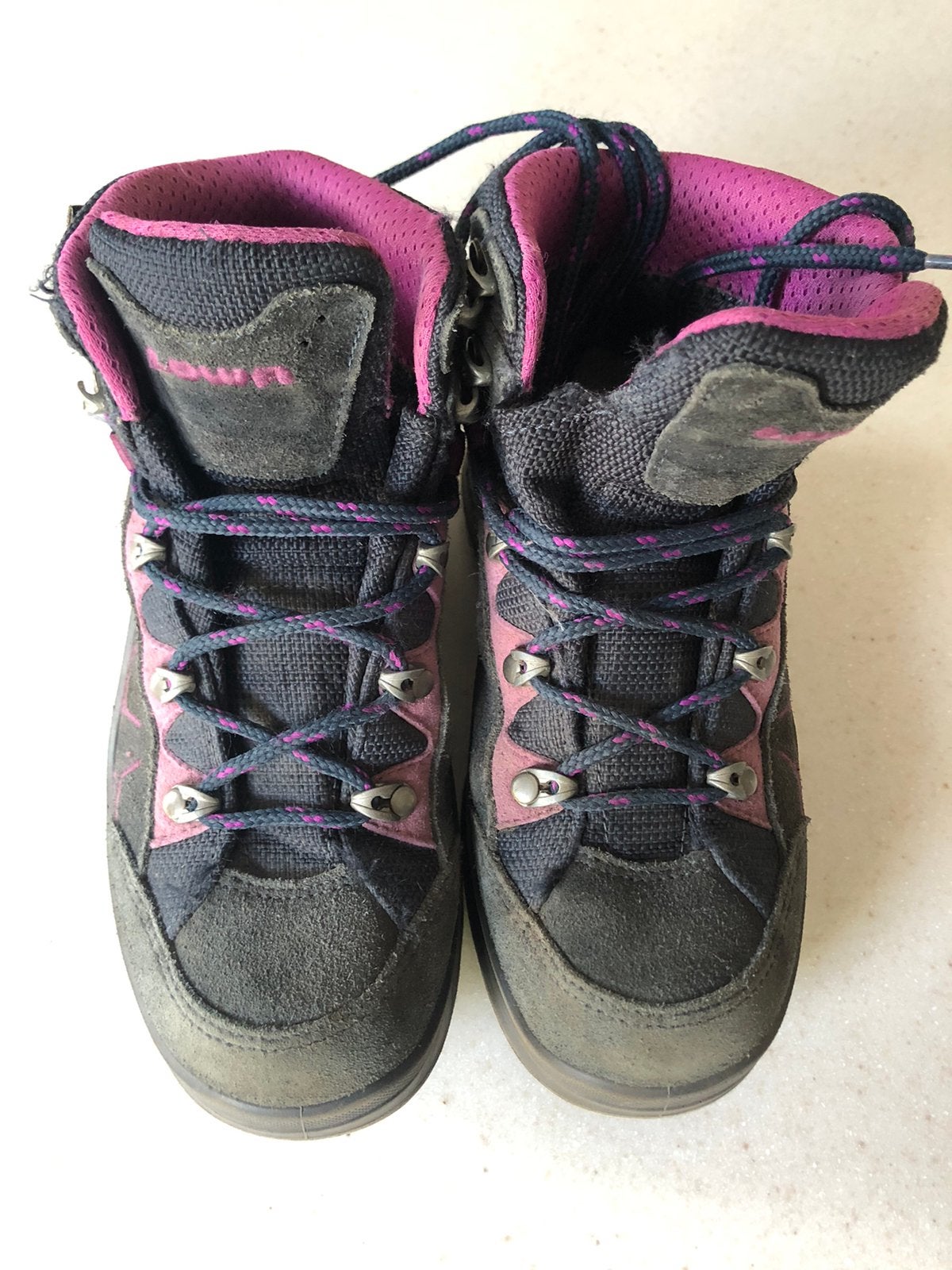 Lowa bergschoenen maat 32, Ophalen of Verzenden, Zo goed als nieuw, Schoenen