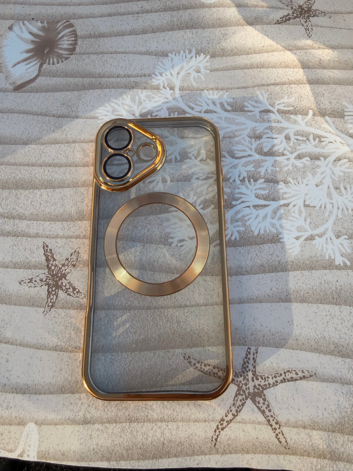 Transparant iPhone hoesje met MagSafe en gouden rand, IPhone 17, MagSafe, Overige merken, Goud