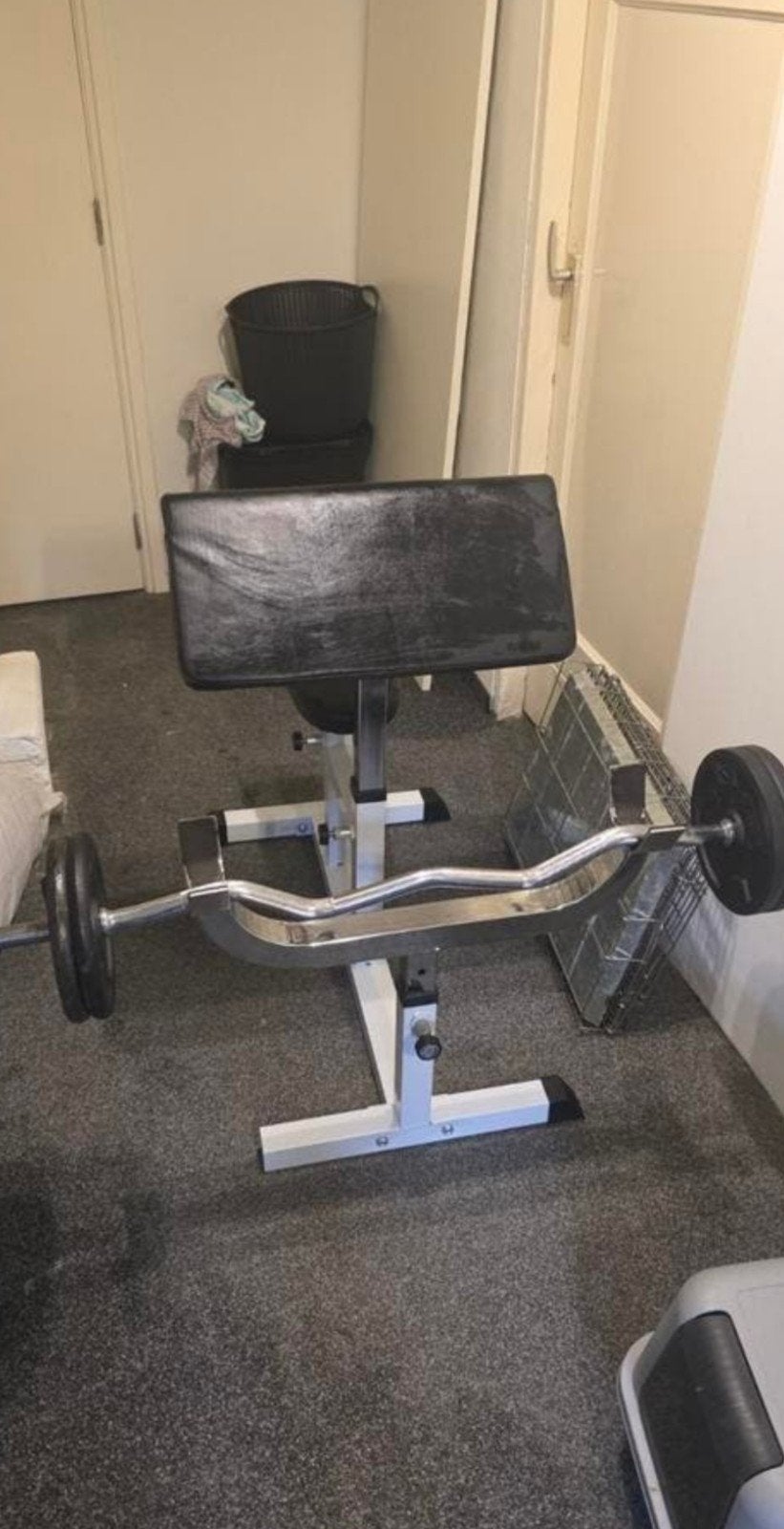Bicep Sport Apparaat inclusief stang en gewichten, Ophalen, Zo goed als nieuw, Fitnessbank