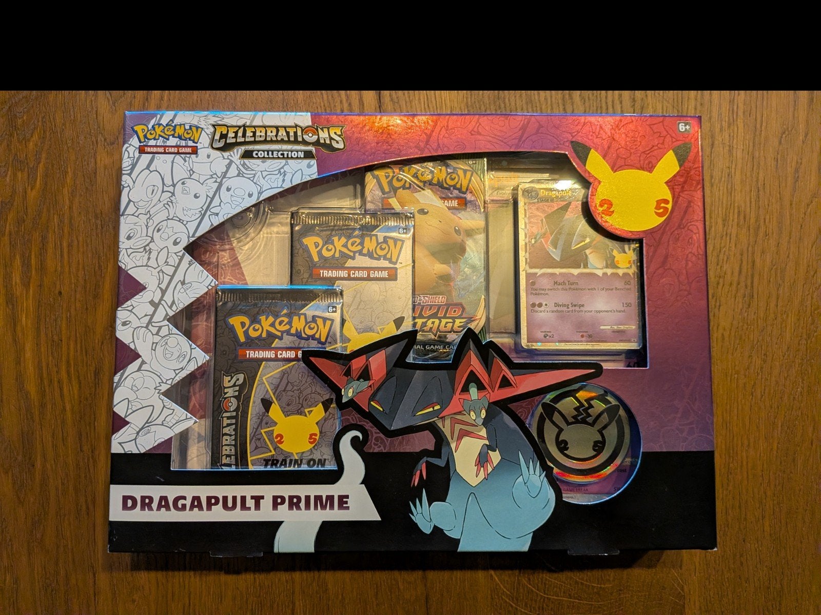 Pokémon Celebrations Dragapult Prime Collection Box, Hobby en Vrije tijd, Verzamelkaartspellen | Pokémon, Ophalen of Verzenden
