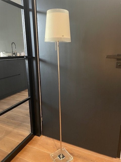 staande lamp, Ophalen, Kunststof, 100 tot 150 cm, Zo goed als nieuw