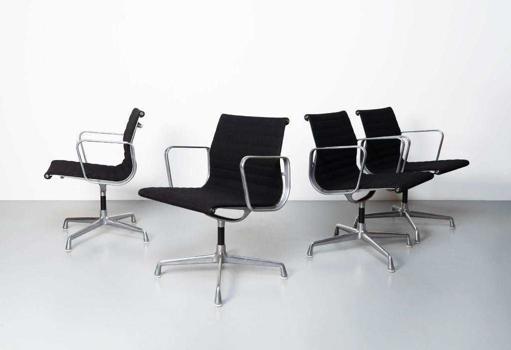 Vintage Charles & Ray Eames (EA 108) stoelen, set van 4, Ophalen, Gebruikt, Zwart, Stof