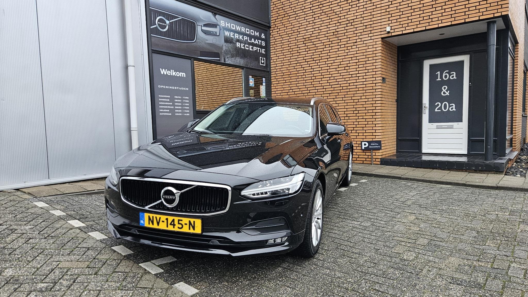 Volvo V90 2.0 T5 Momentum, 15 km/l, Euro 6, 1969 cc, Zwart