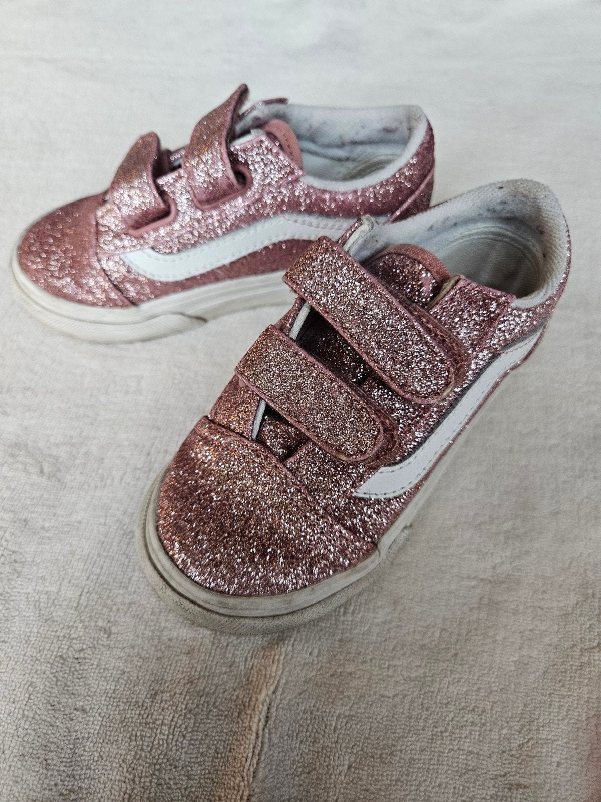Vans glitter sneakers voor meisjes, Kinderen en Baby's, Kinderkleding | Schoenen en Sokken, Schoenen, Ophalen of Verzenden, Zo goed als nieuw