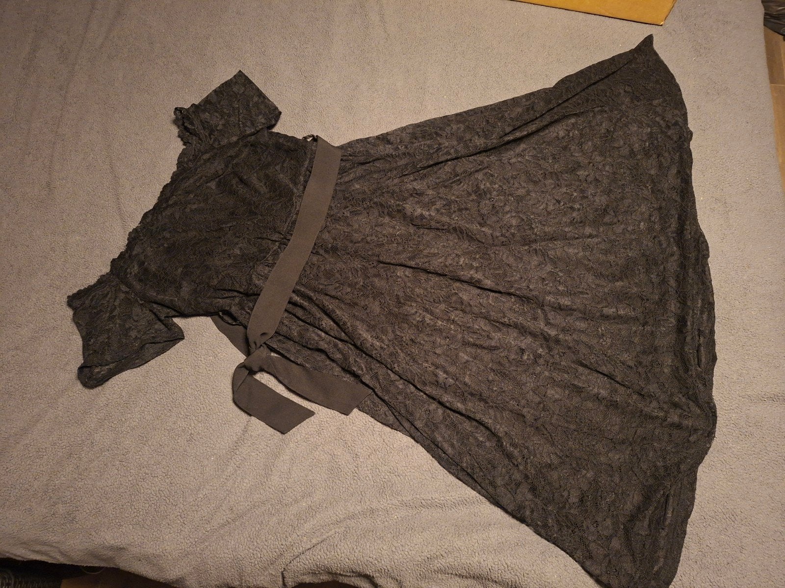 Zwarte kanten off-shoulder jurk, maat 44/46, rekbaar, Zwart, Maat 46/48 (XL) of groter, Ophalen of Verzenden, Zo goed als nieuw