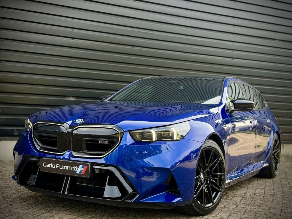 BMW 5 Serie Touring M5 PANO|B&W|HUD|STOELVENT|360|PPF, Auto's, BMW, Automaat, Gebruikt, 2000 kg, 5-Serie