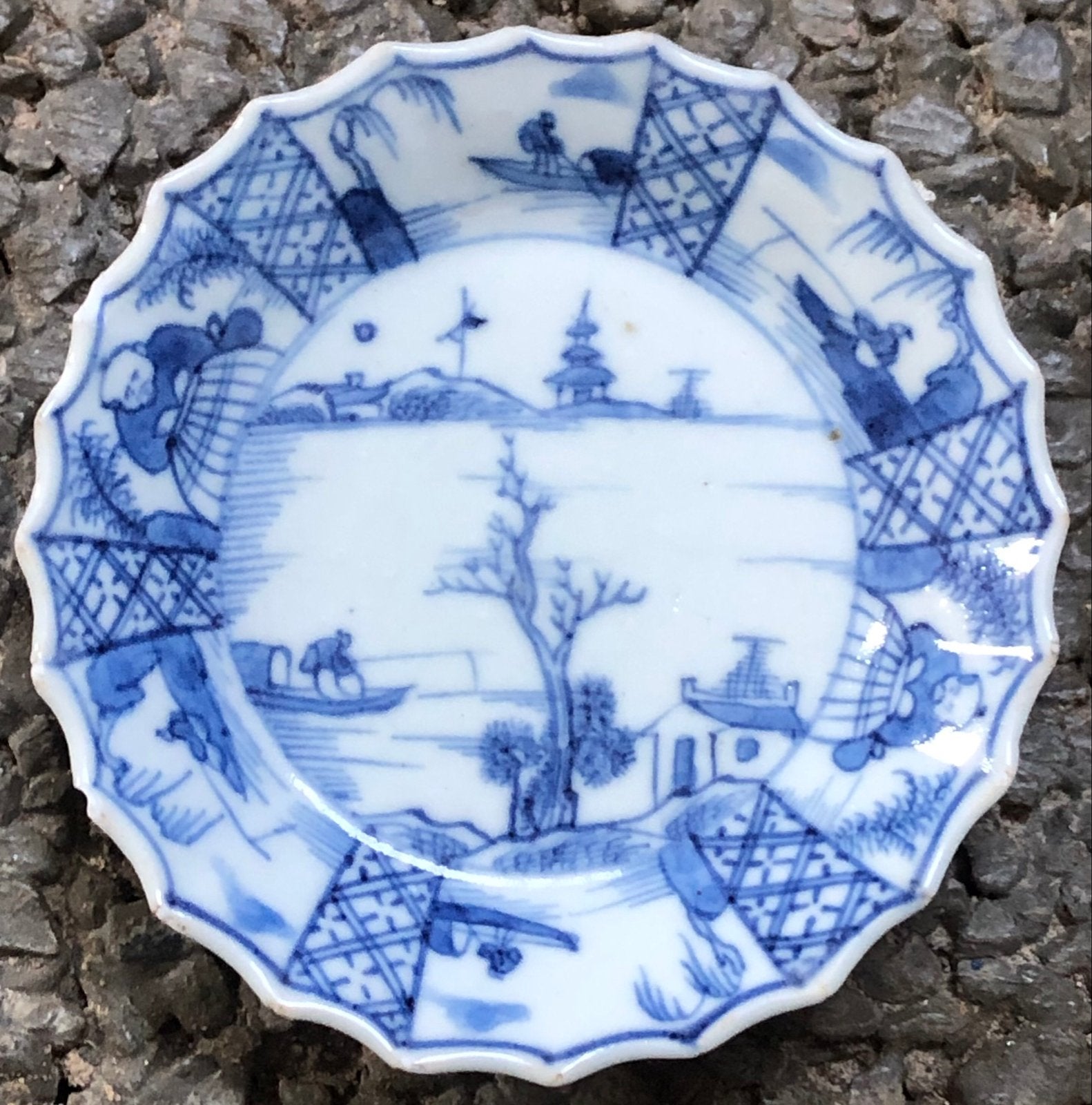 Antiek Chinees Kangxi B&W Porseleinen Vissers Schoteltje, Ophalen of Verzenden