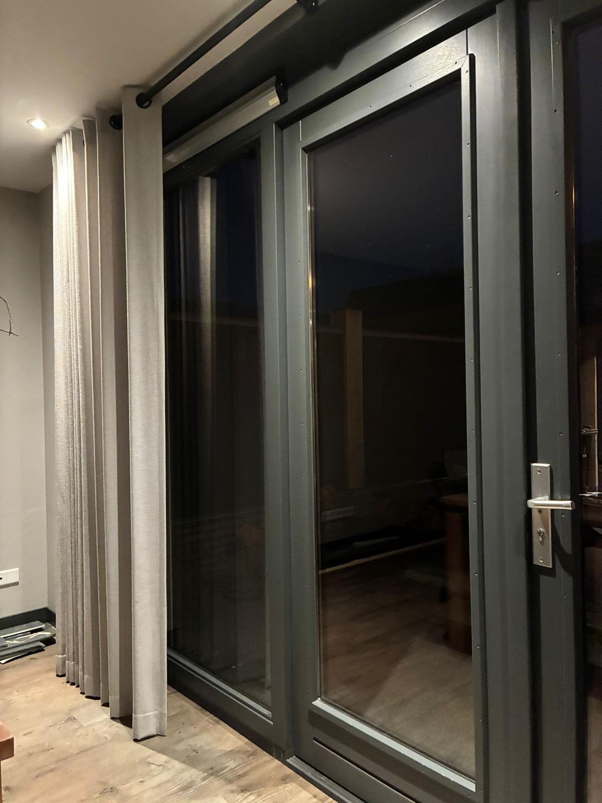 Gordijnen | Grijs met tintje zand, Doe-het-zelf en Verbouw, Kozijnen en Schuifpuien, Ophalen, Overige materialen, 225 cm of meer