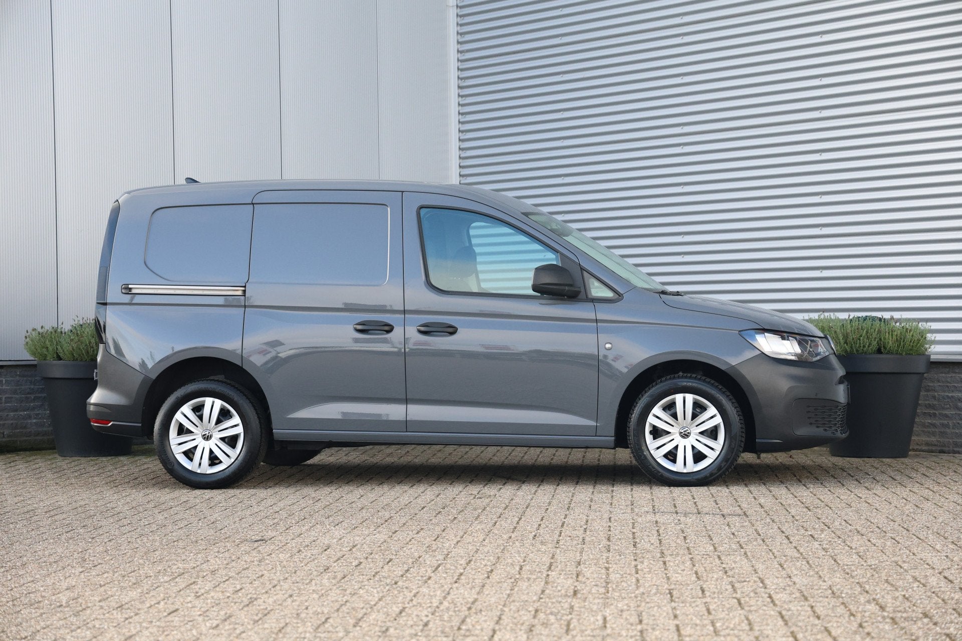 Volkswagen Caddy Cargo 1.5 TSI Benzine Carplay|PDC V+A|Stoel, Voorwielaandrijving, Dealer onderhouden, Stof, 4 cilinders