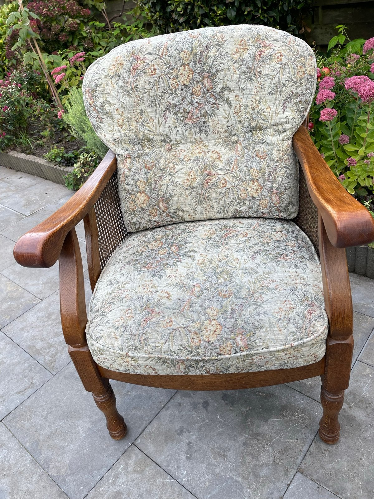 Comfortabele Senioren Fauteuil met Bloemenprint, Ophalen, Gebruikt, Hout, 75 tot 100 cm
