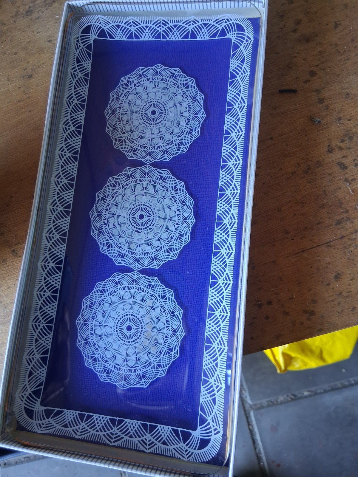 Decoratieve schaal met kantpatroon, Antiek en Kunst, Ophalen of Verzenden