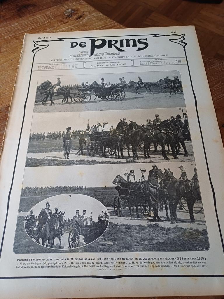 Reportage standaarduitreiking 1ste regiment Huzaren Milligen, Ophalen of Verzenden, Landmacht, Nederland, Embleem of Badge