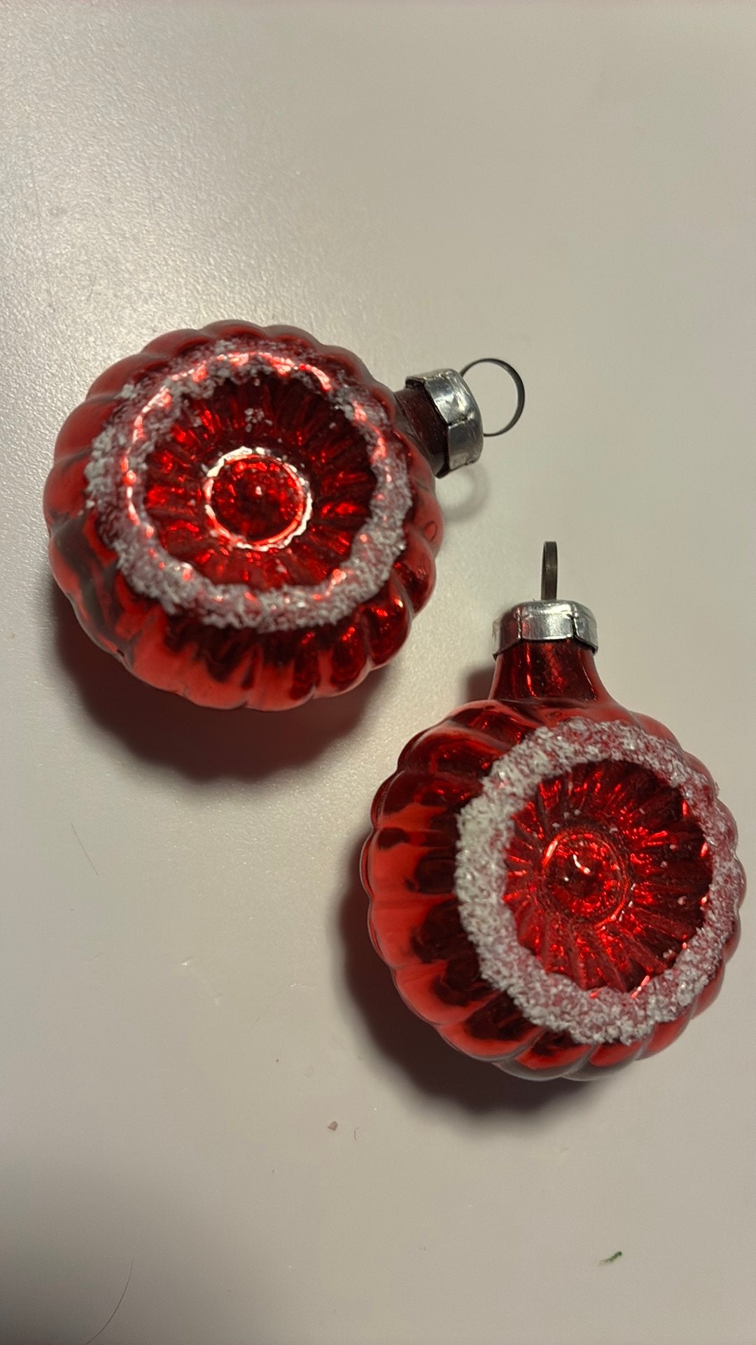 Vintage antieke kerstbal, rood feathertree, Ophalen of Verzenden, Zo goed als nieuw