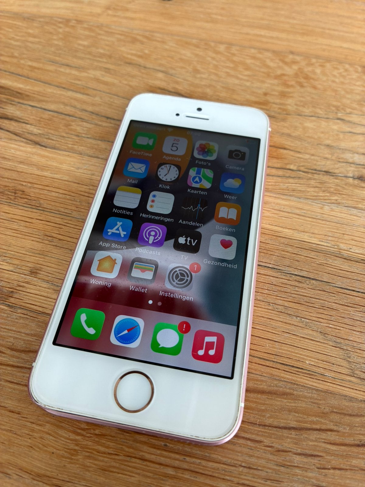 iPhone SE 32gb roze en iPhone SE 16gb grijs, Gebruikt, 32 GB, Ophalen of Verzenden, Zonder simlock