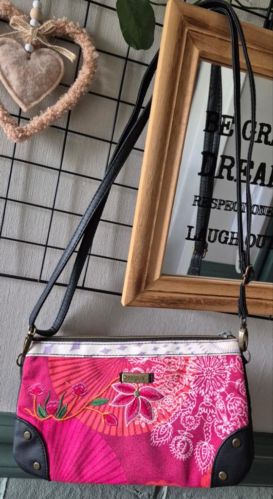 Desigual schoudertasje, Ophalen of Verzenden, Zo goed als nieuw, Roze