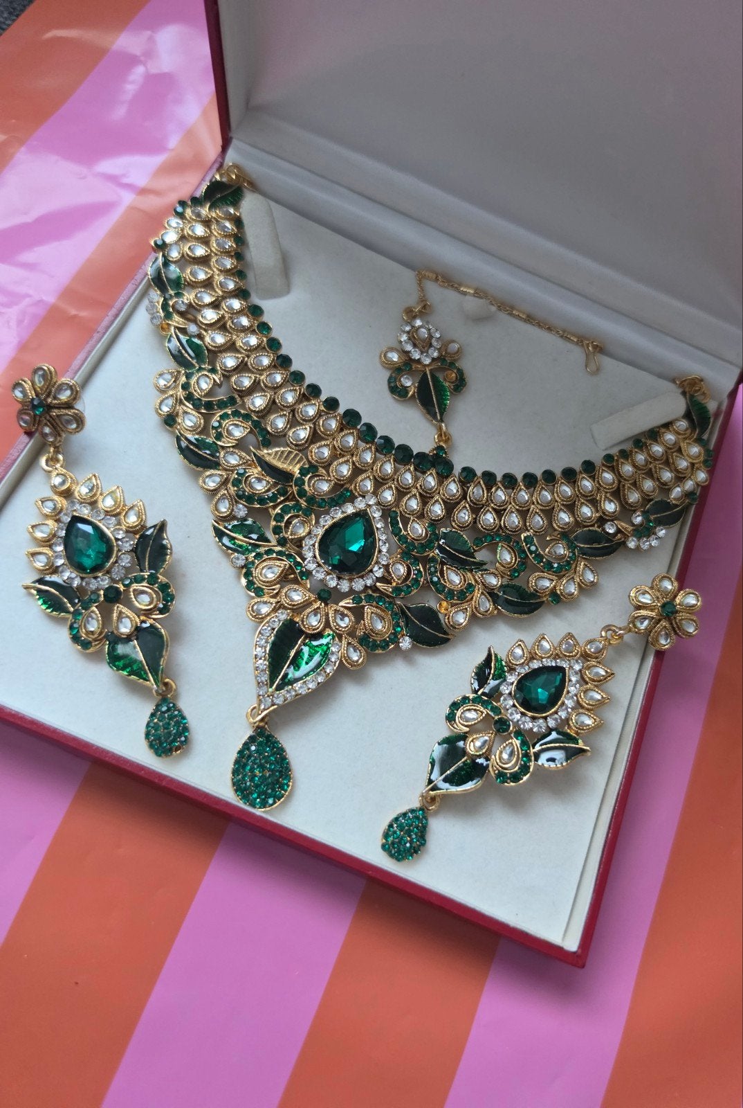 Nieuw! Indiaase sieraden set, Ophalen of Verzenden, Nieuw, Goud, Overige materialen