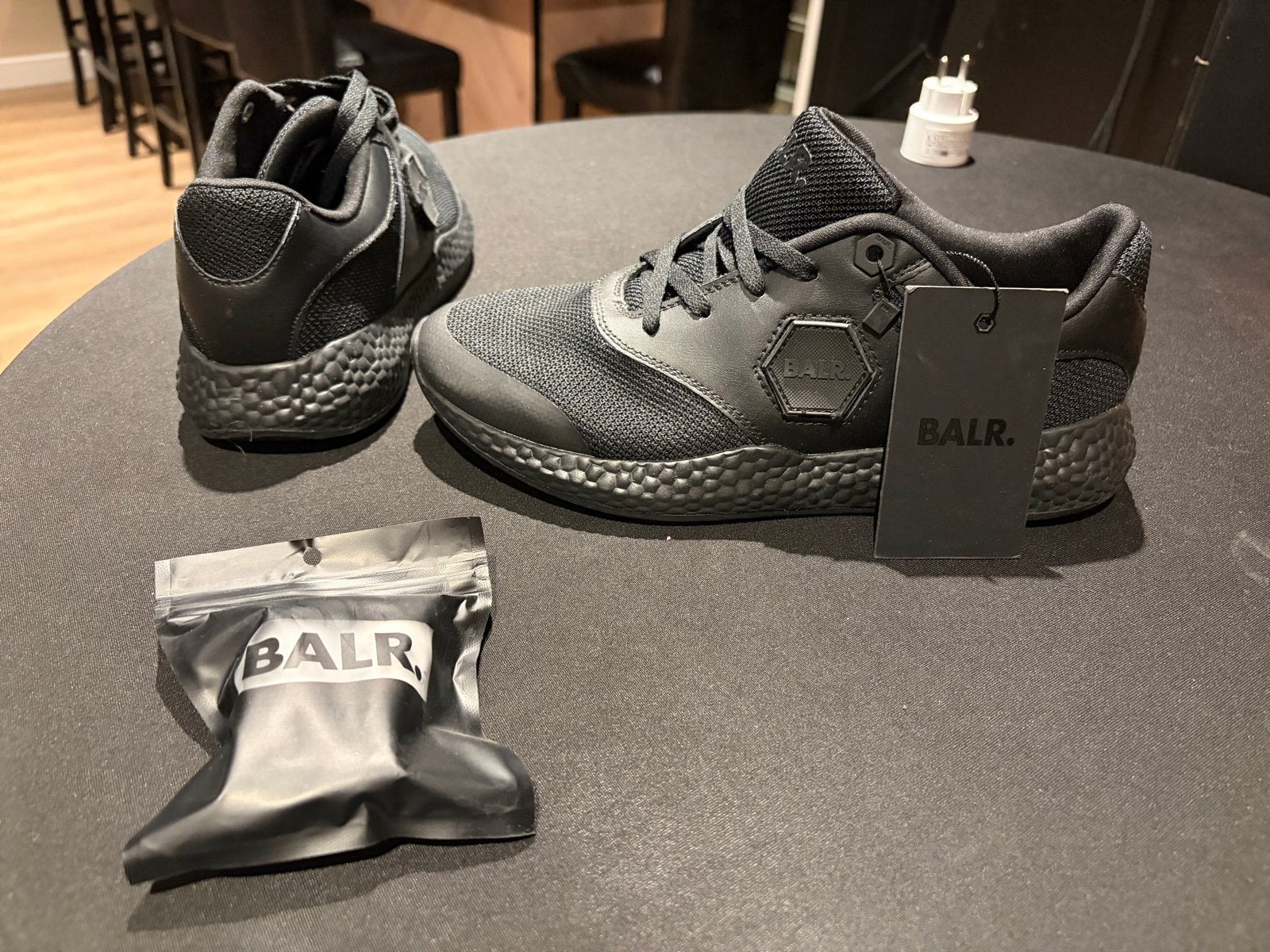 Balr zwarte sneakers nieuw maat 42 incl. extra witte veters, Ophalen of Verzenden, Nieuw, Zwart, Sneakers of Gympen