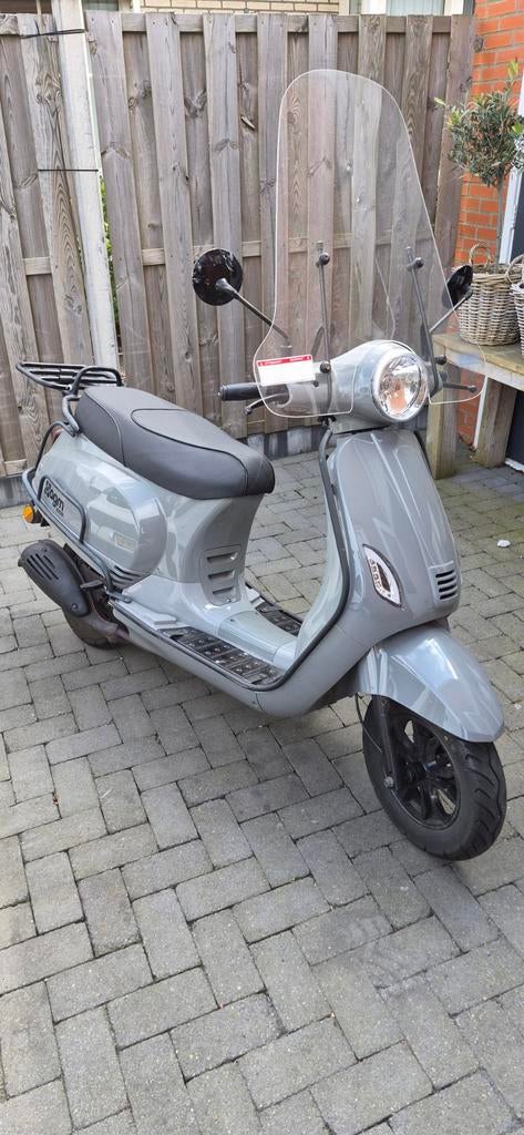 AGM VX50 Scooter - Grijs bouwjaar 2020, Fietsen en Brommers, Brommeronderdelen | Scooters, Ophalen of Verzenden, Zo goed als nieuw