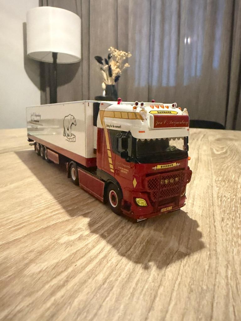 Wsi daf xf swijnenburg, Hobby en Vrije tijd, Modelauto's | 1:50, Ophalen of Verzenden, Zo goed als nieuw, Bus of Vrachtwagen, Wsi