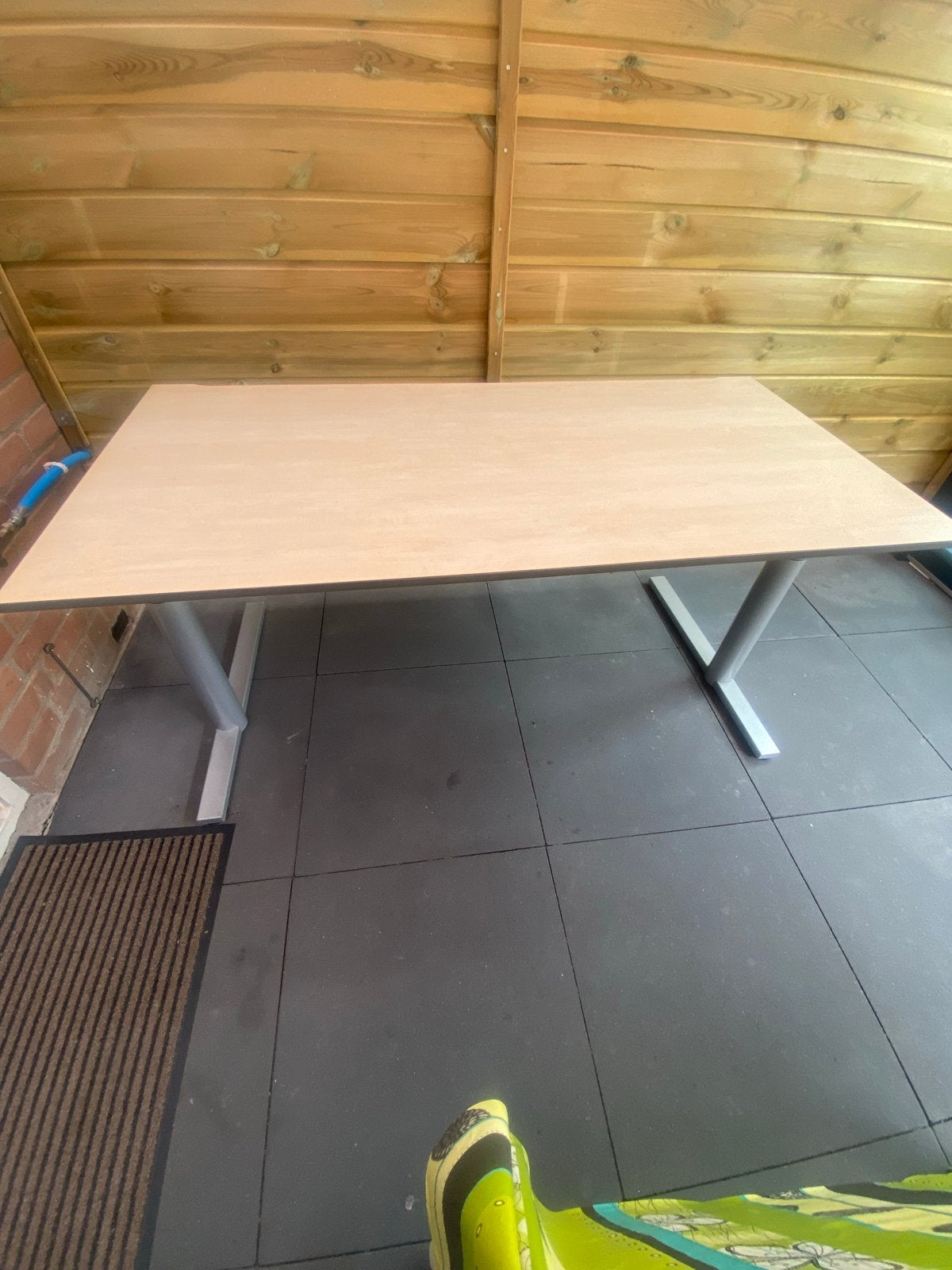 Tafel/ bureau, Hout, In hoogte verstelbaar, Ophalen of Verzenden, Zo goed als nieuw