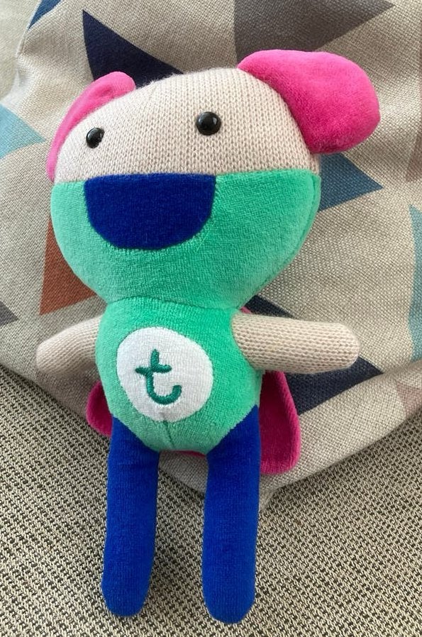 Transavia knuffel met cape - Zo goed als nieuw, Overige merken, Overige karakters, Overige typen, Ophalen of Verzenden