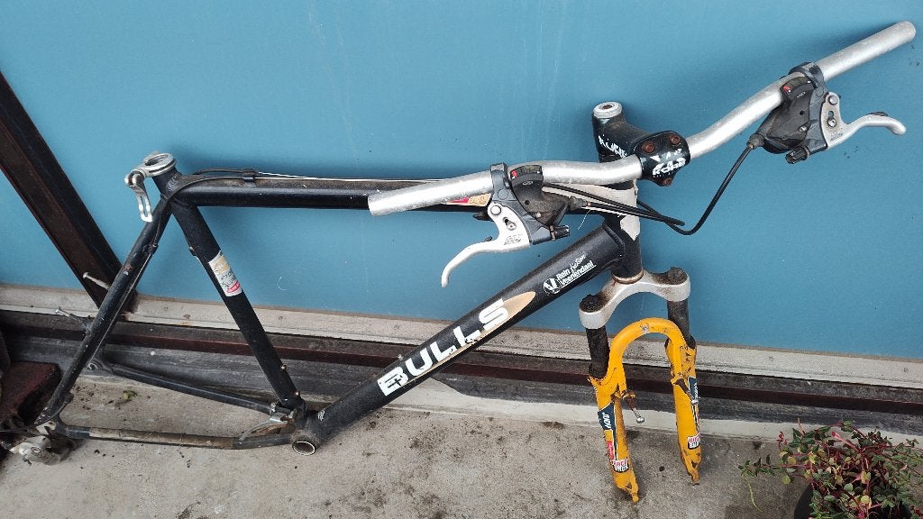 Bulls fietsframe (26") + Rock Shox voorvork (lek), Fietsen en Brommers, Fietsonderdelen, Ophalen, Frame, Gebruikt, Bulls